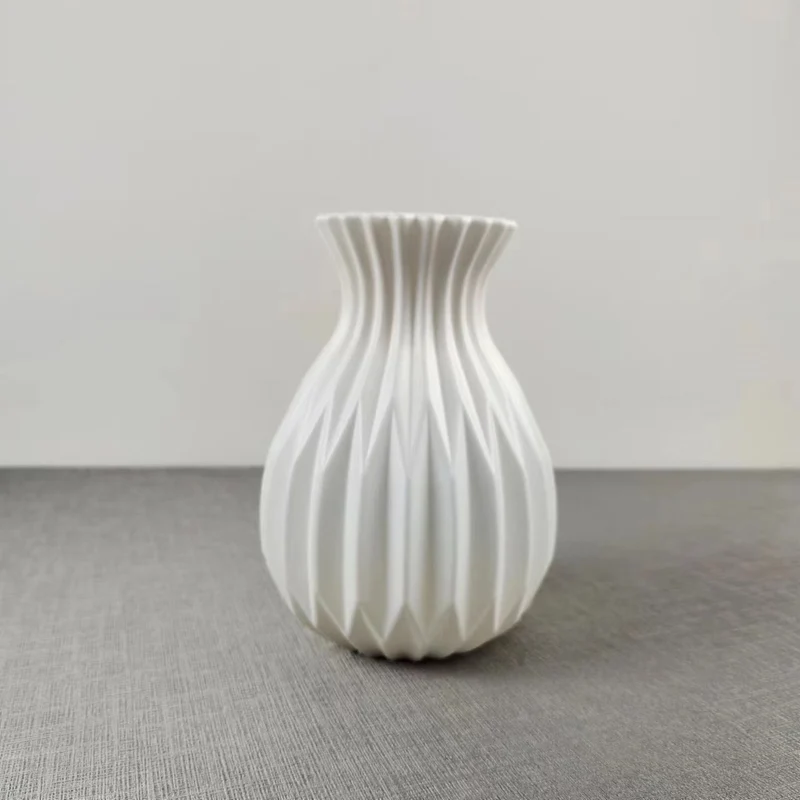 Moderne dekorative strukturierte Vase Karnz