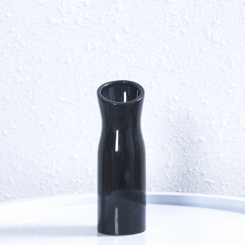 Moderne elegante Keramikvase Karnz