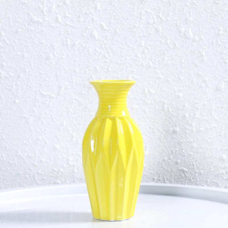 Modern gerippten Keramik Blumenvasen Karnz