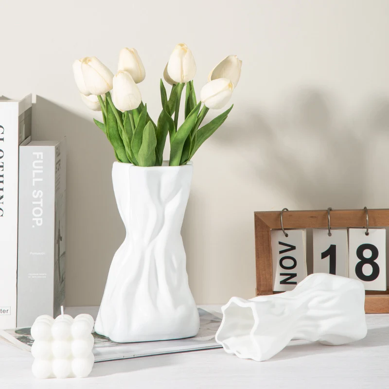 Abstract Wave-Design Dekorative Vase Karnz