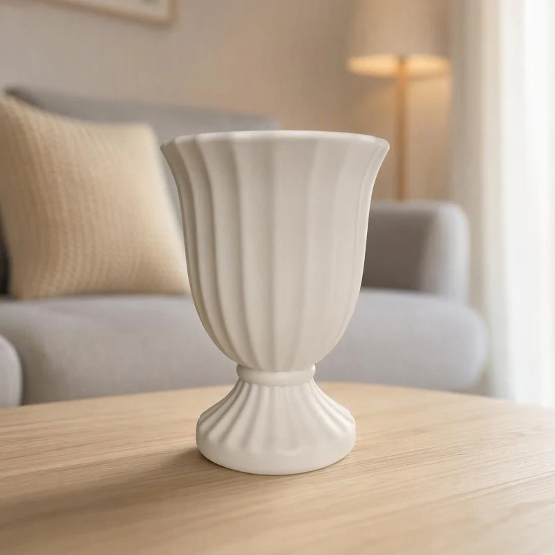 Majestätische gerippte dekorative Vase Karnz