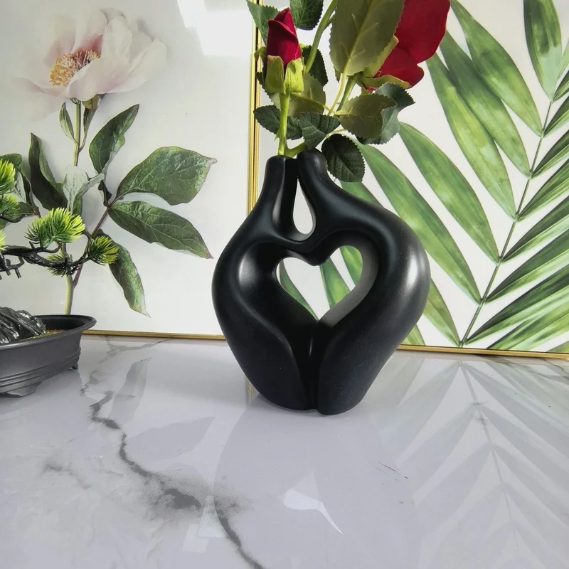 Herzförmige Dekorative Skulptur Karnz