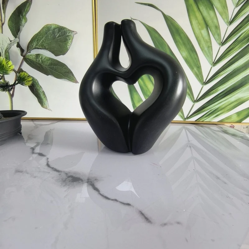 Herzförmige Dekorative Skulptur Karnz