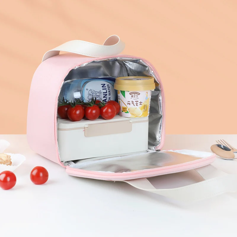 Stylischer isolierter Lunchträger Karnz