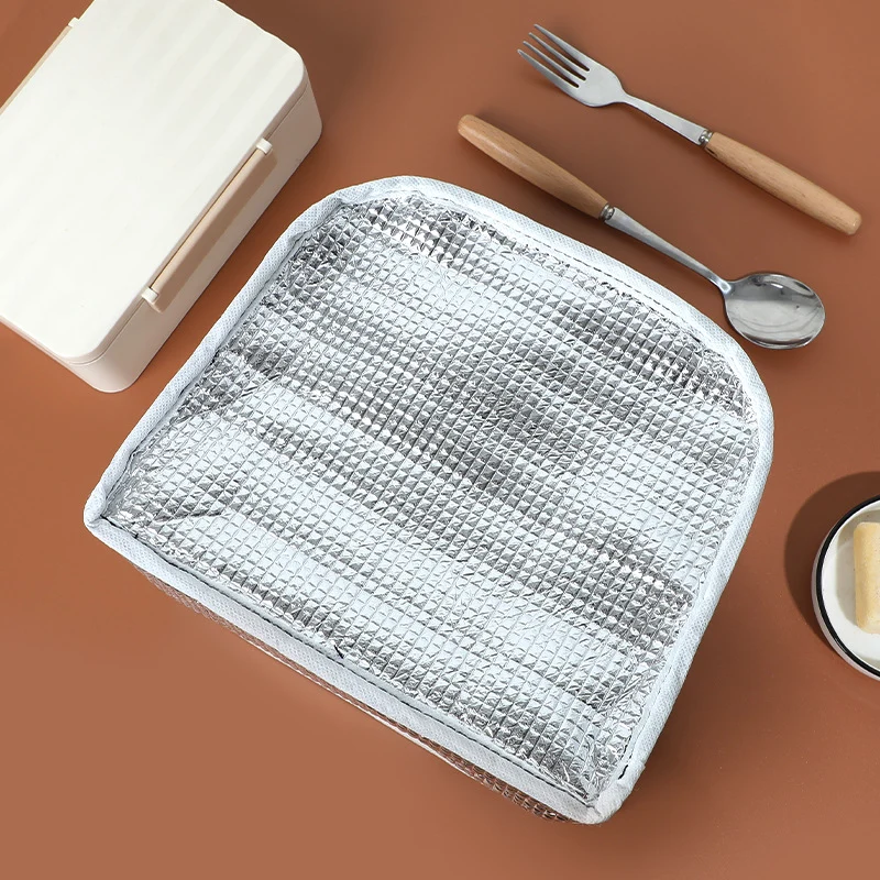 Isolierte Cartoon-Lunchtasche Karnz