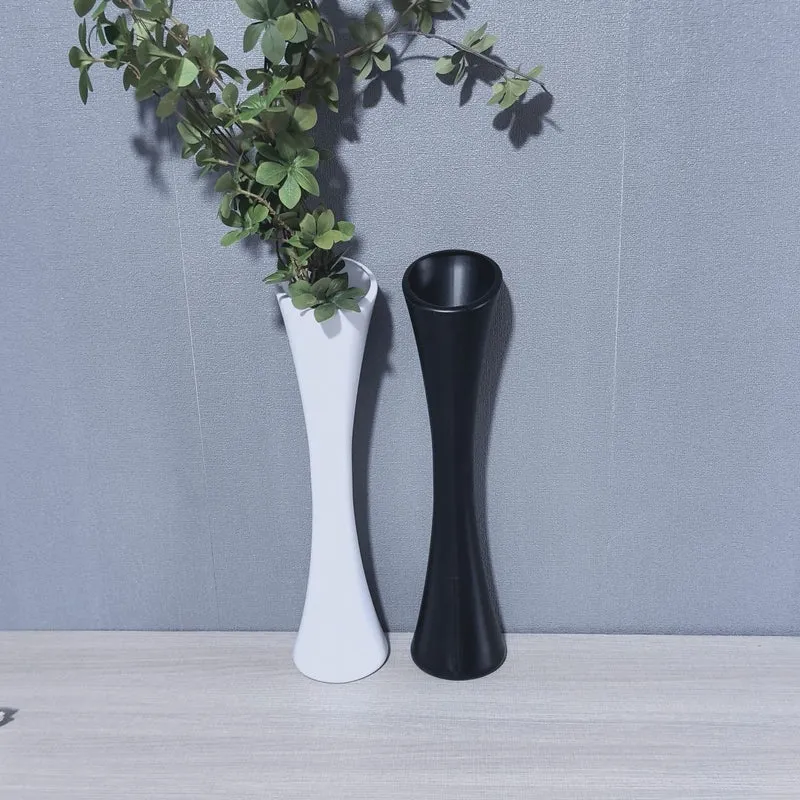 Elegante skulpturale Bodenvase Karnz