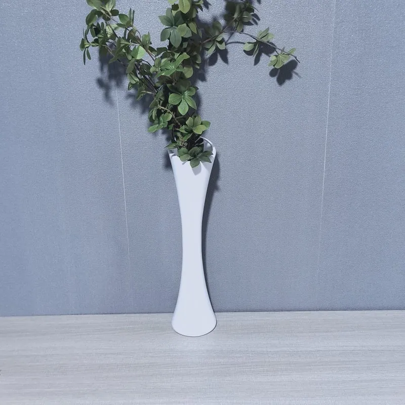 Elegante skulpturale Bodenvase Karnz