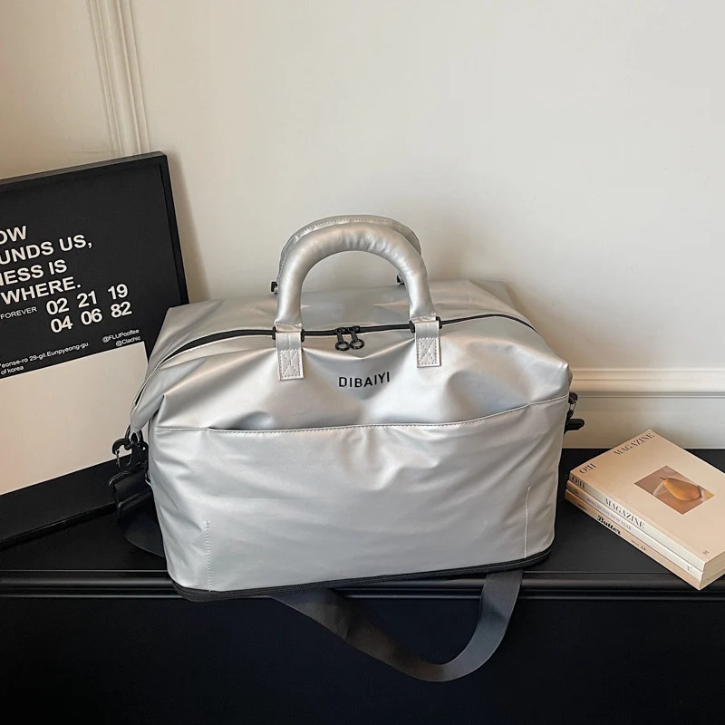 Stylische multifunktionale Reisetasche Karnz