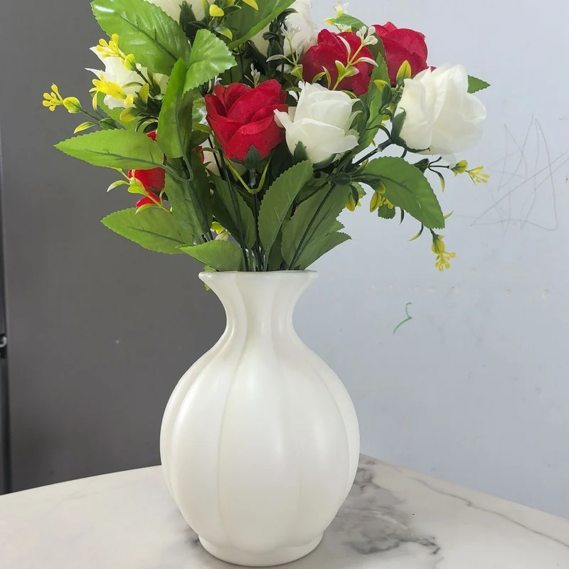 Elegante Skulpturierte Dekorative Vase Karnz