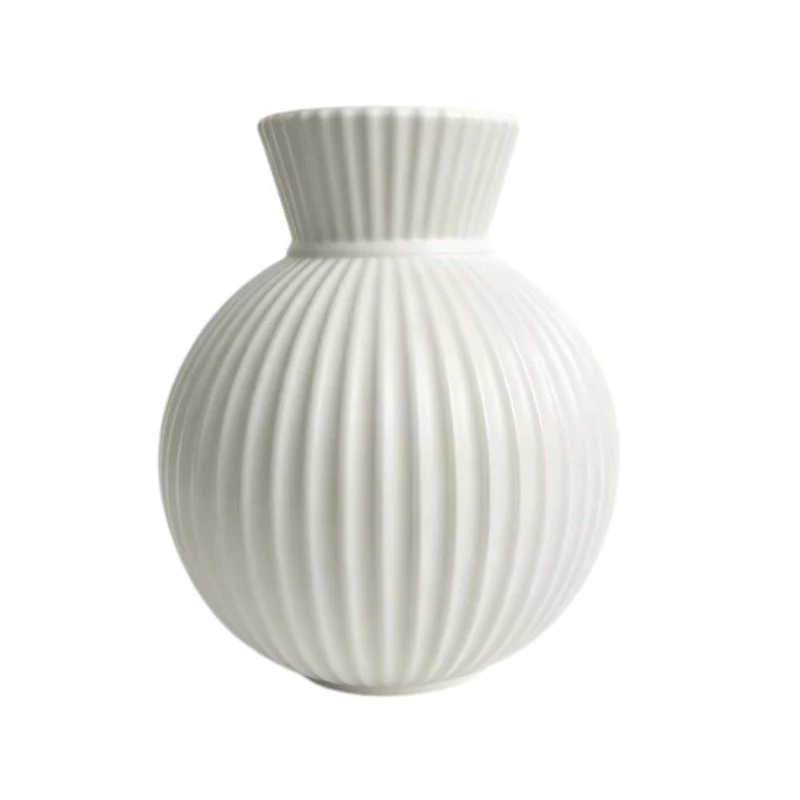 Elegante gerippte Keramikvase Karnz