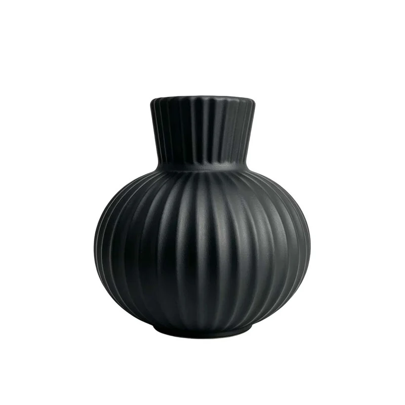 Elegante gerippte Keramikvase Karnz