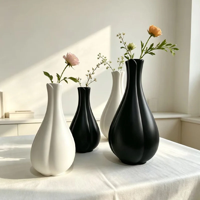 Elegante minimalistische tulpenförmige Vase Karnz
