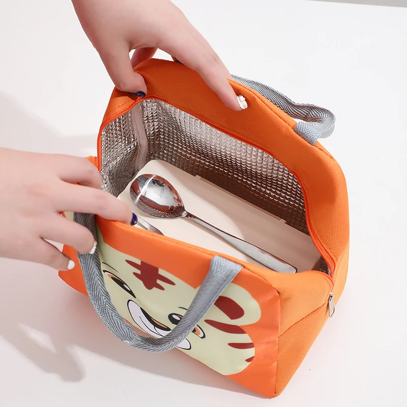 Isolierte Lunchbox Karnz