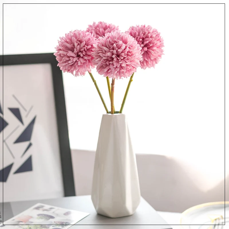 Lebensechte Pfingstrosen-Blumenarrangement
