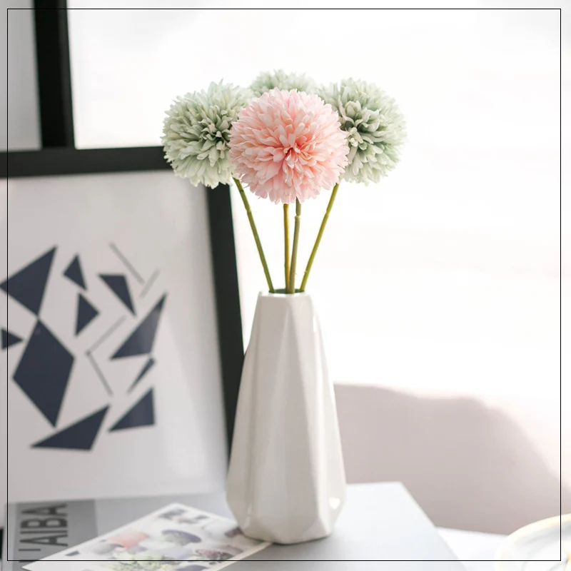 Lebensechte Pfingstrosen-Blumenarrangement