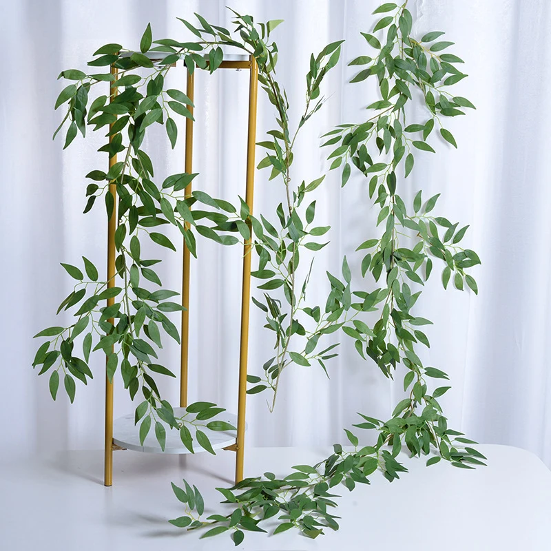 Elegante dekorative Blättergirlande