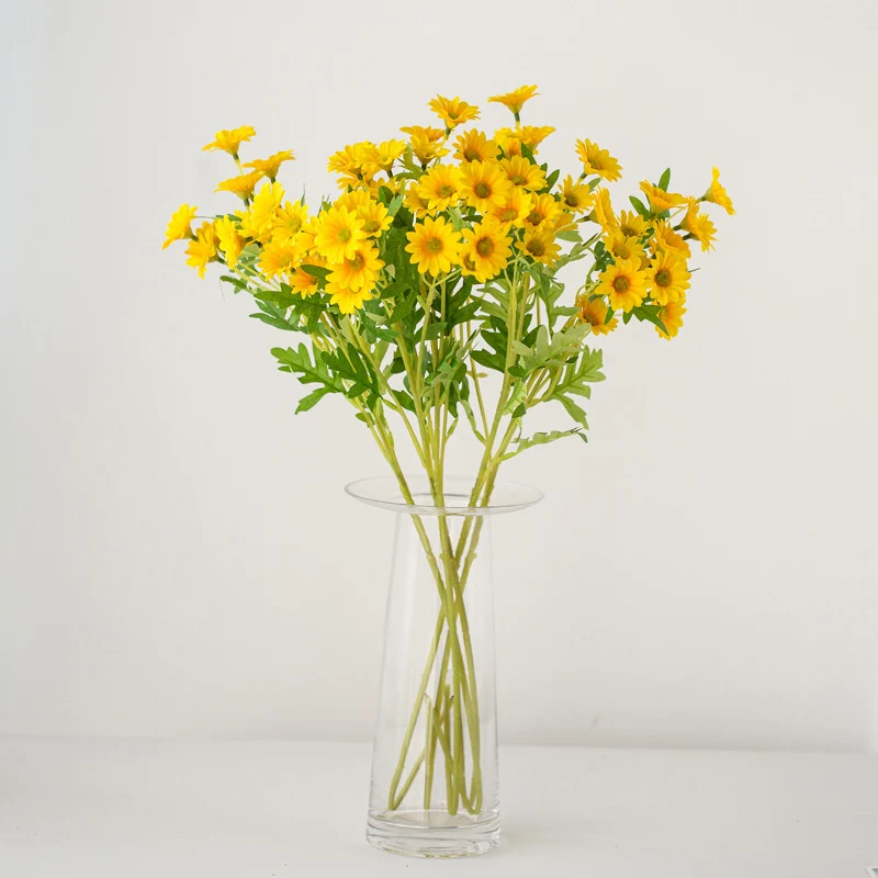 Lebensechte Blumenanzeige