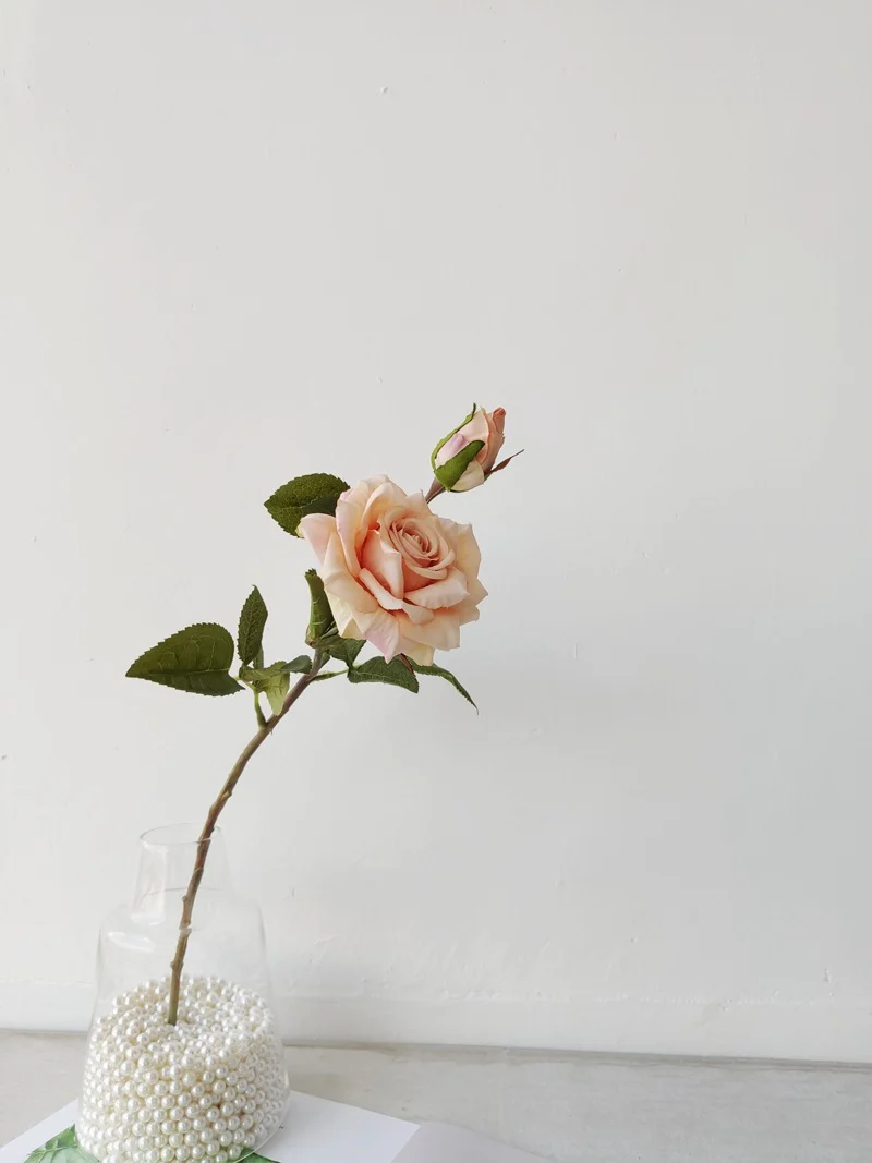 Lebensnahe dekorative Rosenstiel