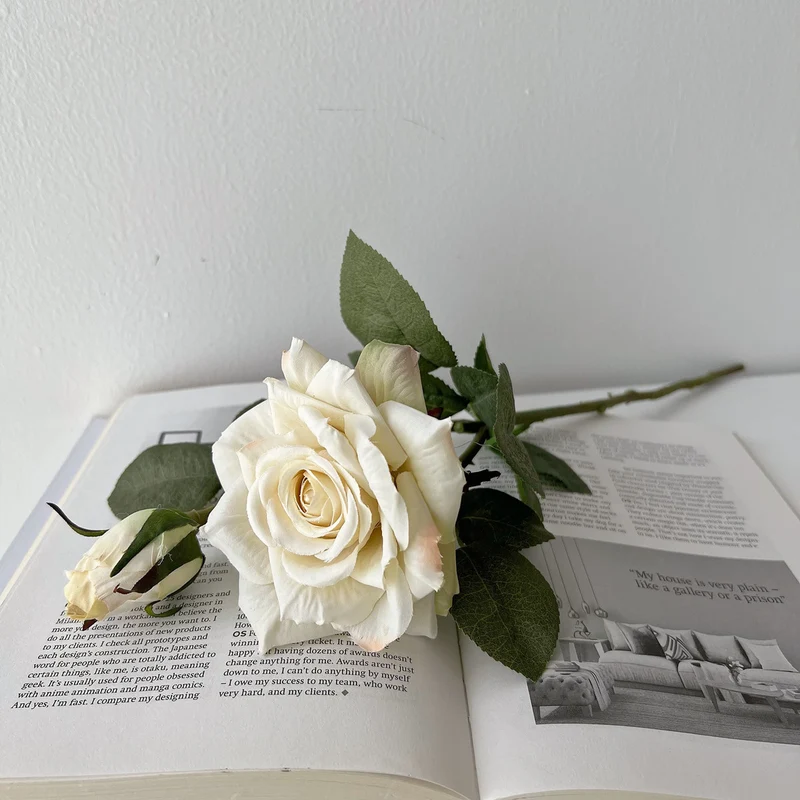 Lebensnahe dekorative Rosenstiel