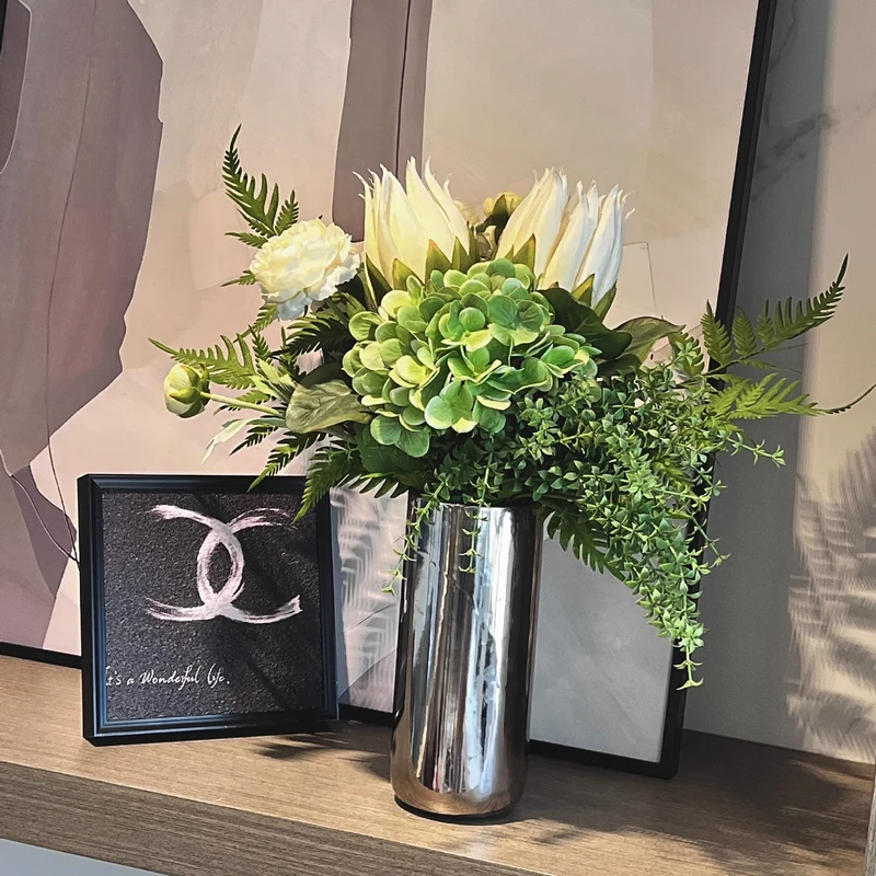 Elegante Blumenarrangement