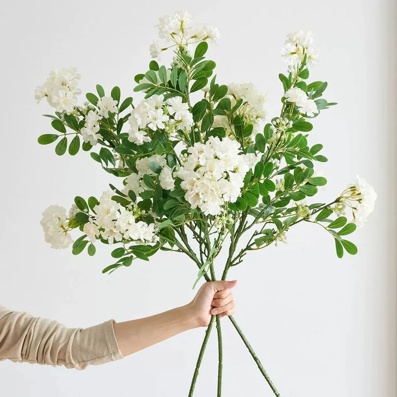 Elegante Seidenblumenstrauß