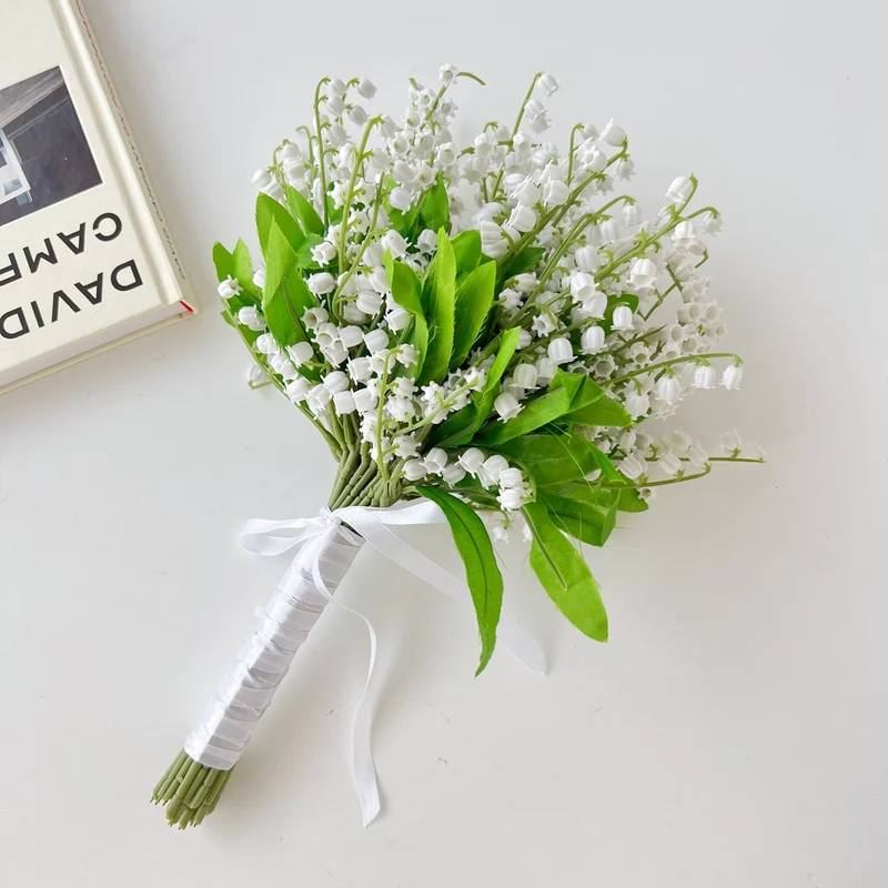 Eleganter Pfingstrosenblumenstrauß