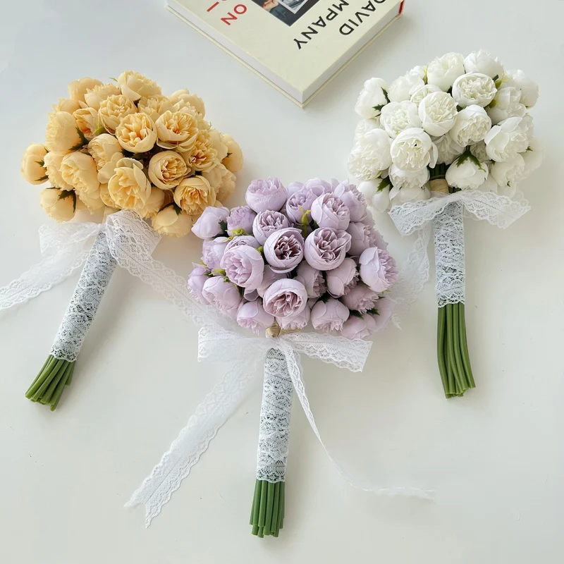 Eleganter Pfingstrosenblumenstrauß