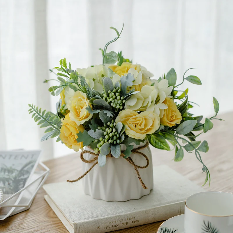Charmante Blumenarrangement
