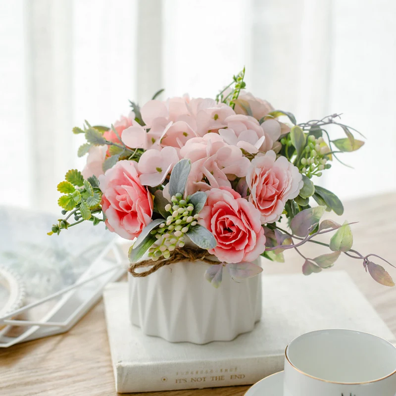 Charmante Blumenarrangement