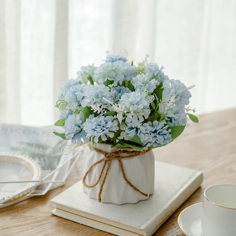 Charmante Blumenarrangement