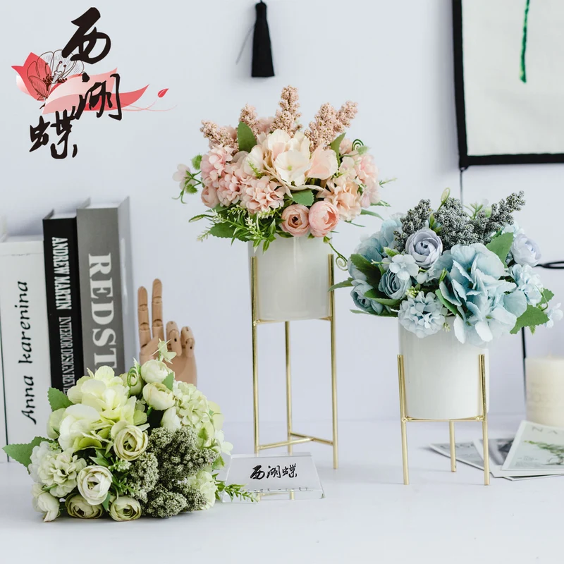 Elegante Blumenarrangement