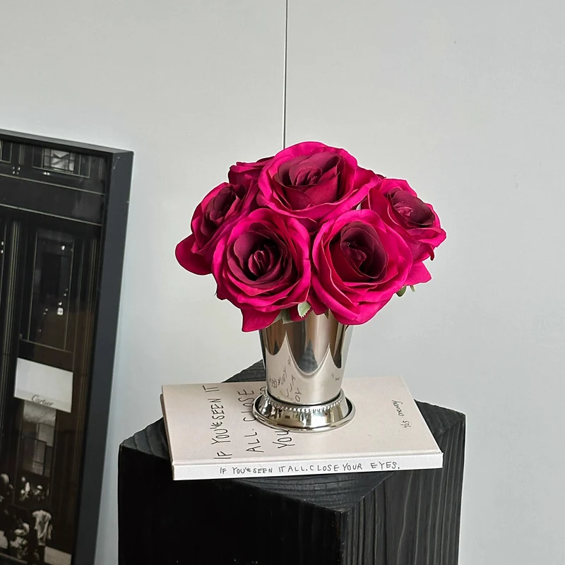 Elegante Kunst-Rosenblumen Arrangement