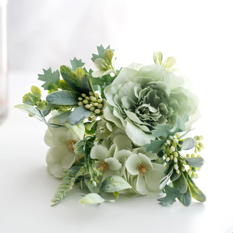 Elegante Kunstblumenarrangement