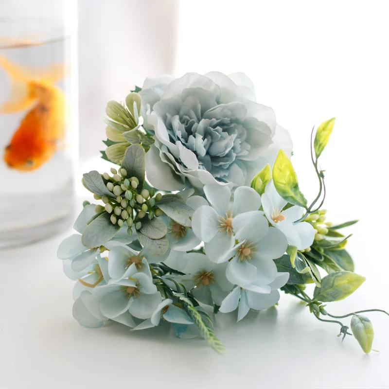 Elegante Kunstblumenarrangement