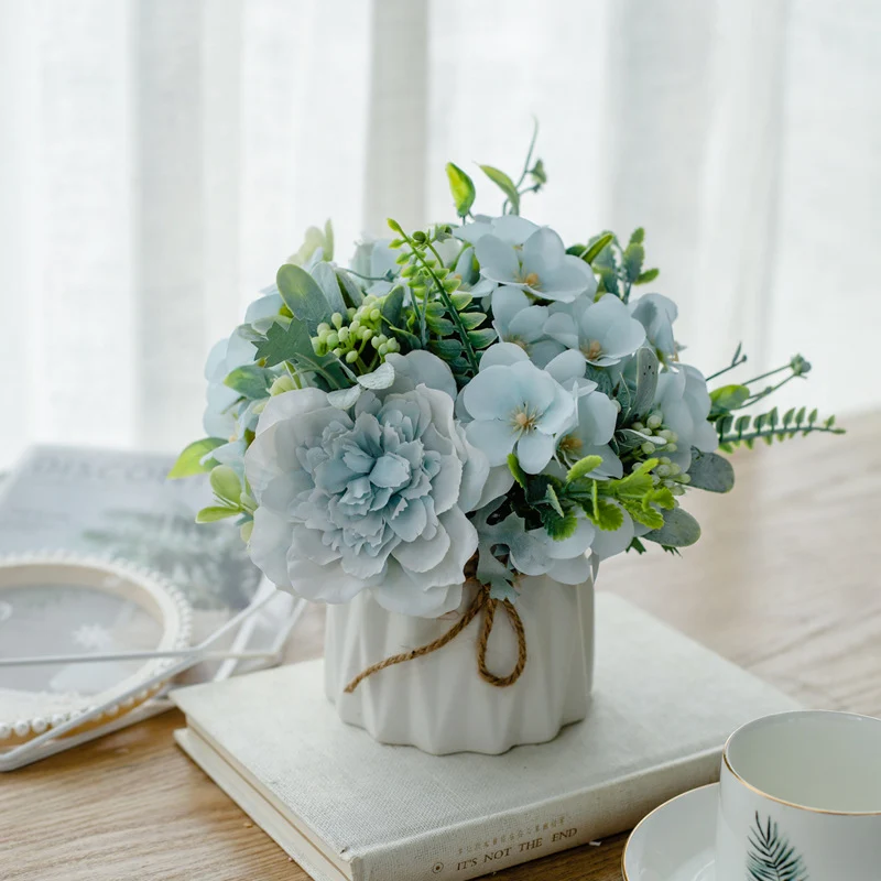 Elegante Kunstblumenarrangement