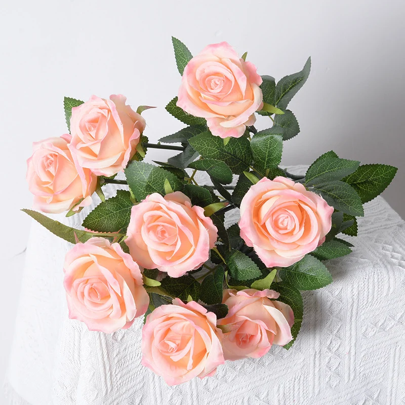Künstlicher Rosenstrauß