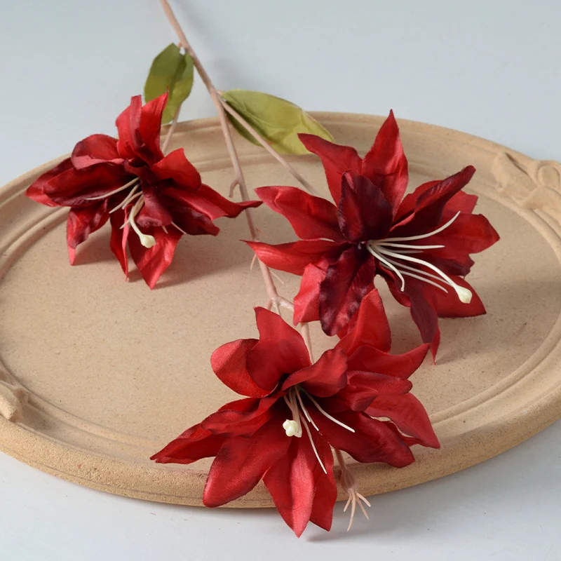 Dekorative Blumenstielanordnung