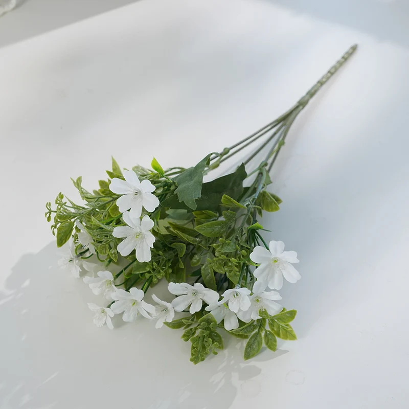 Lebensechter Blumenstammstrauß