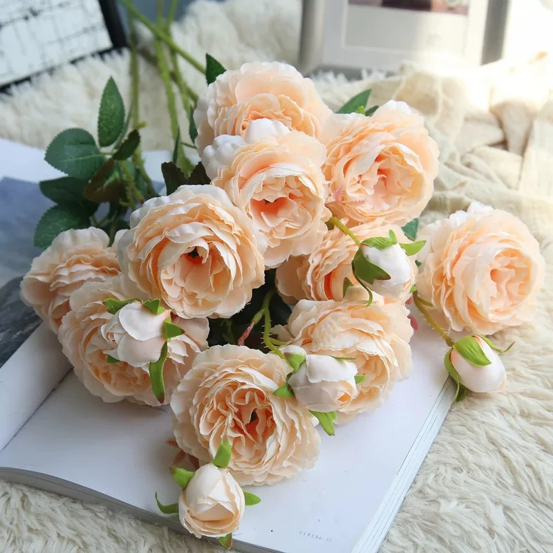 Elegante Faux-Blumen-Stielanordnung