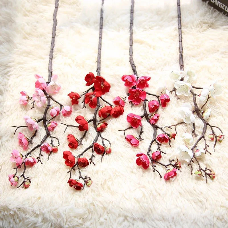 Elegante Kirschblütenzweigarrangement