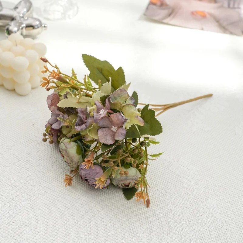Lebensnahes Blumengesteck Stamm
