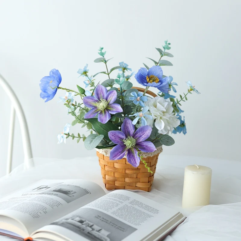 Elegante künstliche Blumenanordnung