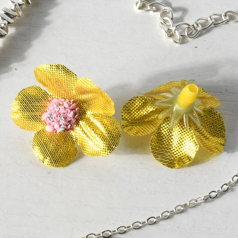 Glitzernde Blumen-Haaraccessoires
