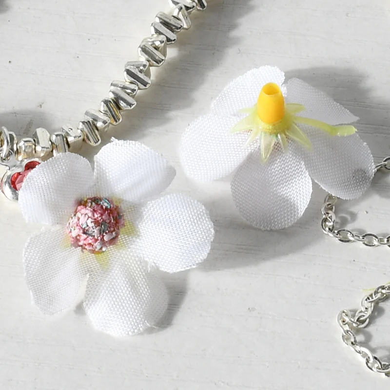 Glitzernde Blumen-Haaraccessoires