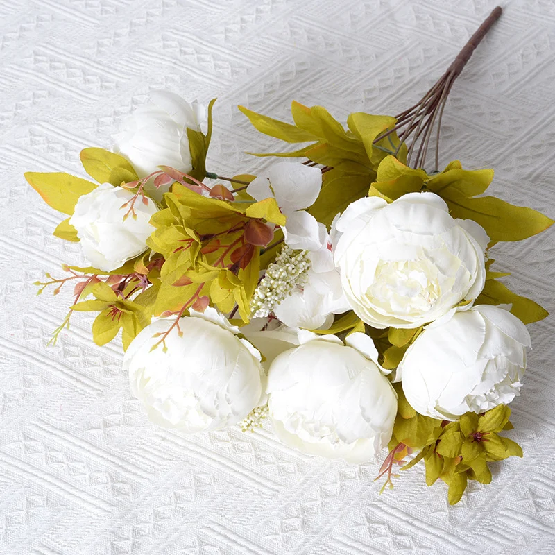 Künstliches Blumenstraußarrangement