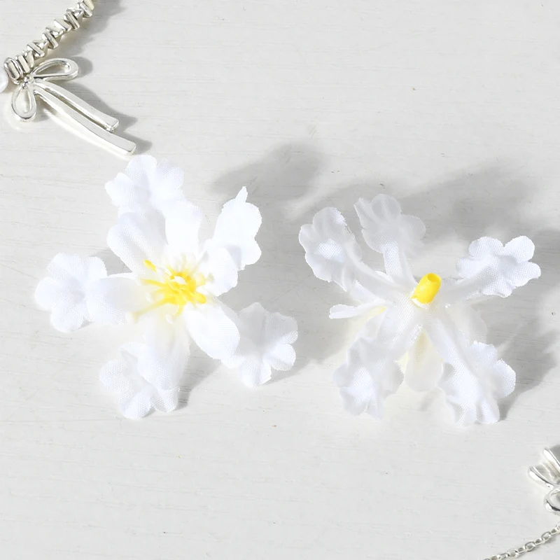 Florale dekorative Haarschmuck
