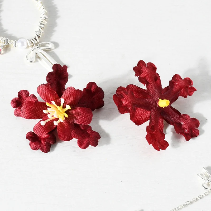 Florale dekorative Haarschmuck
