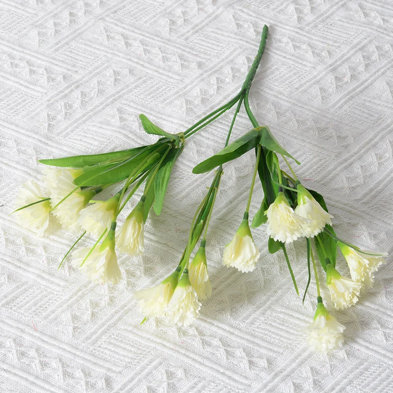 Künstlicher Nelkenblumenstrauß