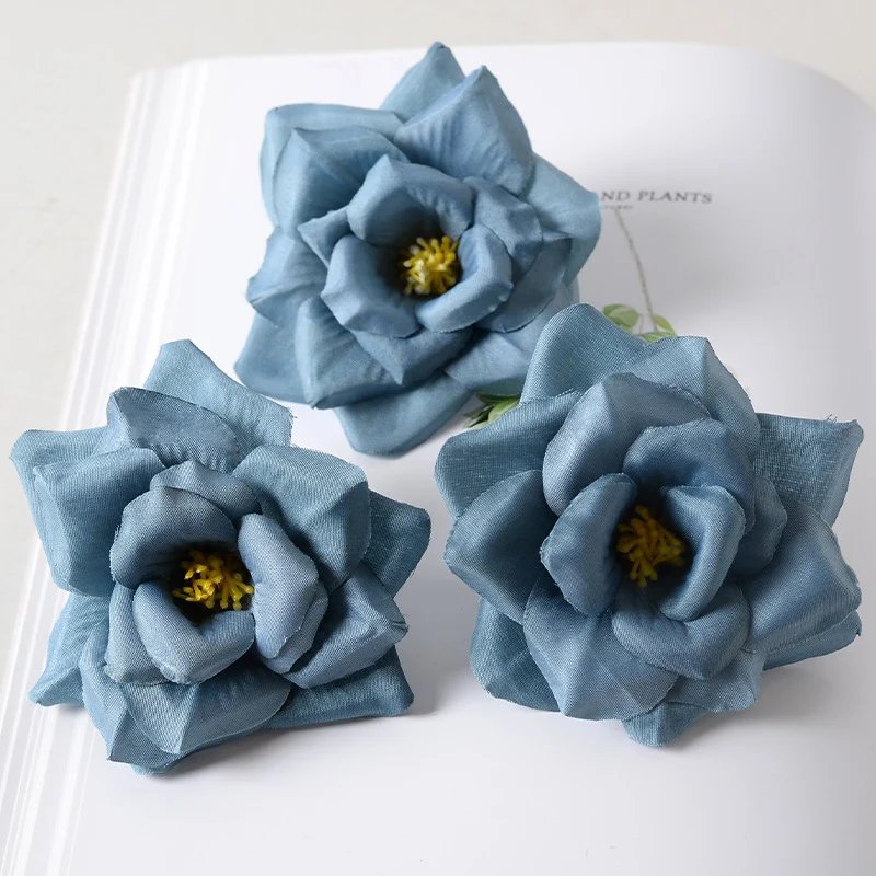 Elegante Stoffblumen-Haarsträuße