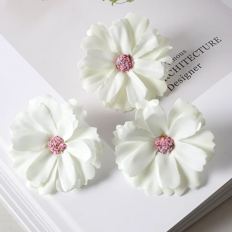 Elegante Stoffblumen-Haarklammer